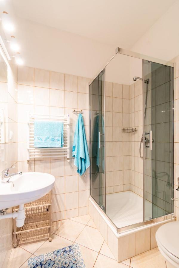 Pod Platanem Hotel Rowy  Eksteriør billede
