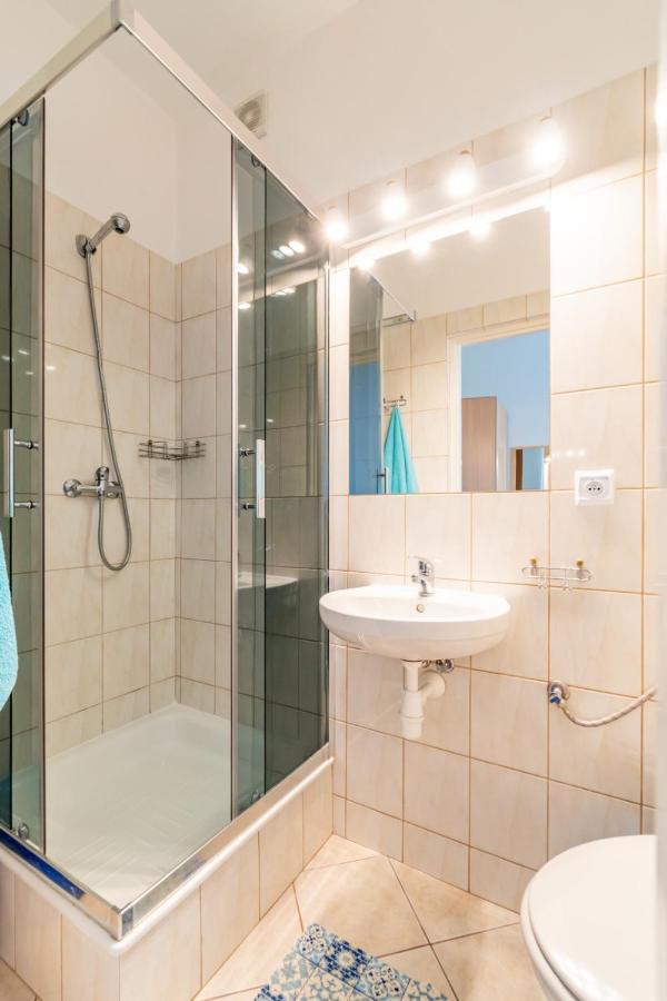 Pod Platanem Hotel Rowy  Eksteriør billede