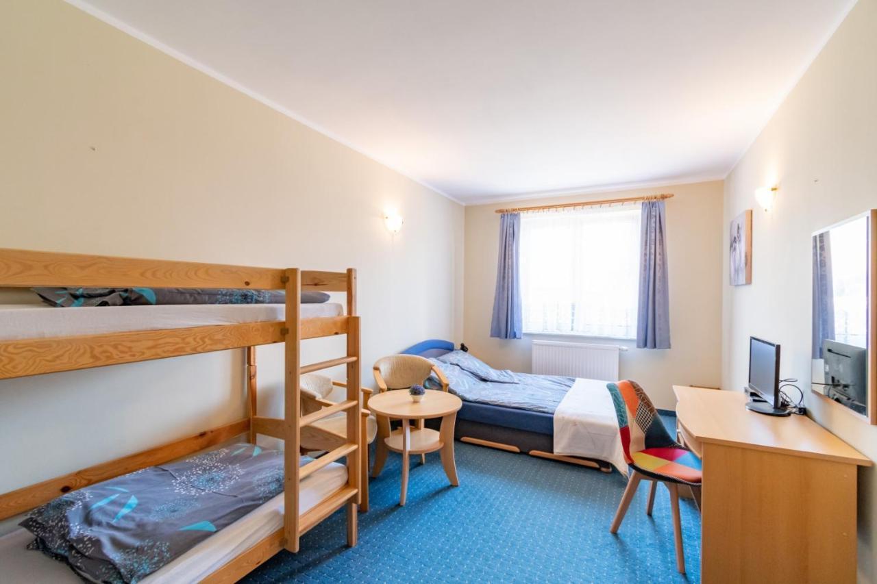 Pod Platanem Hotel Rowy  Eksteriør billede