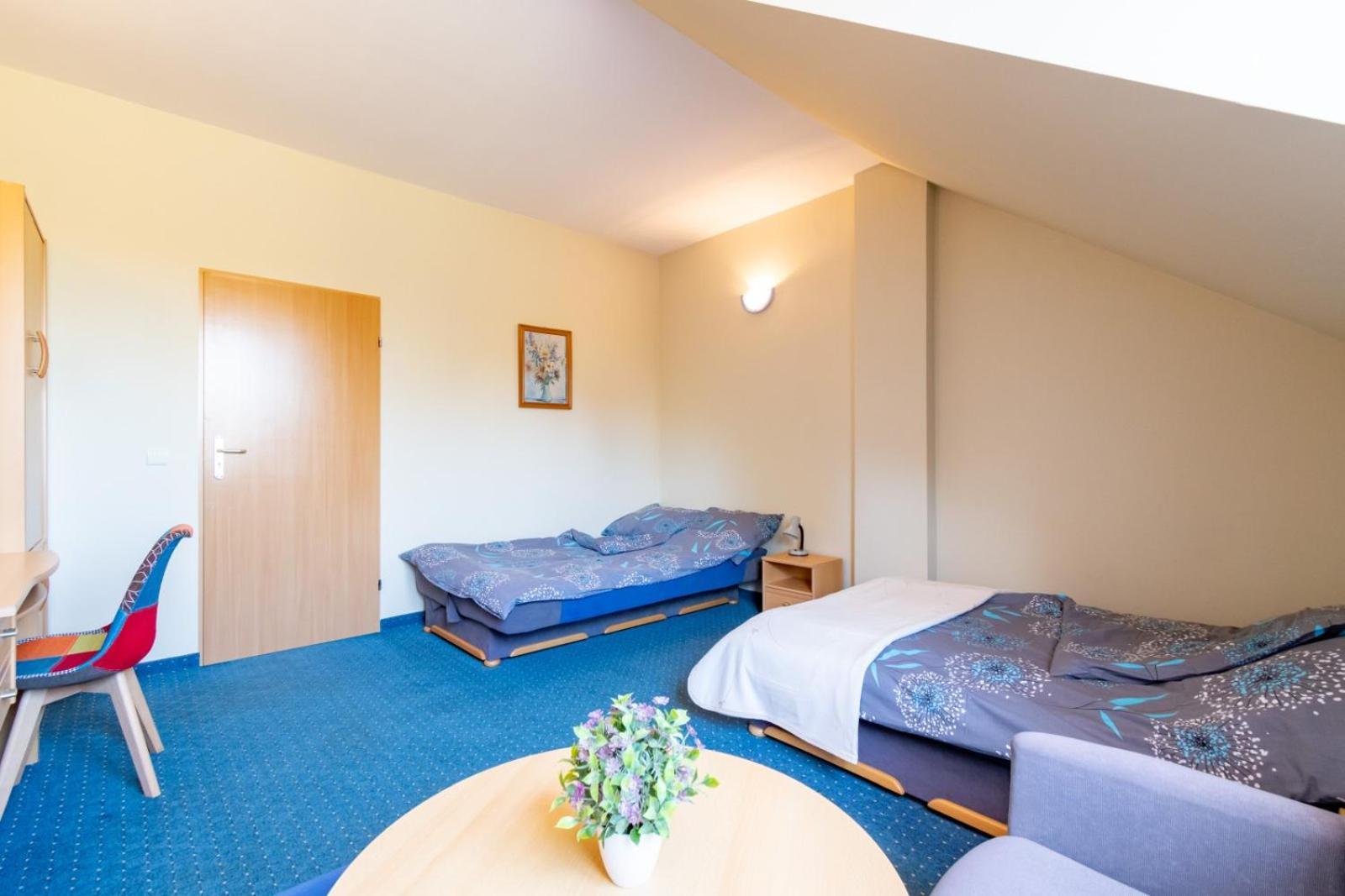 Pod Platanem Hotel Rowy  Eksteriør billede