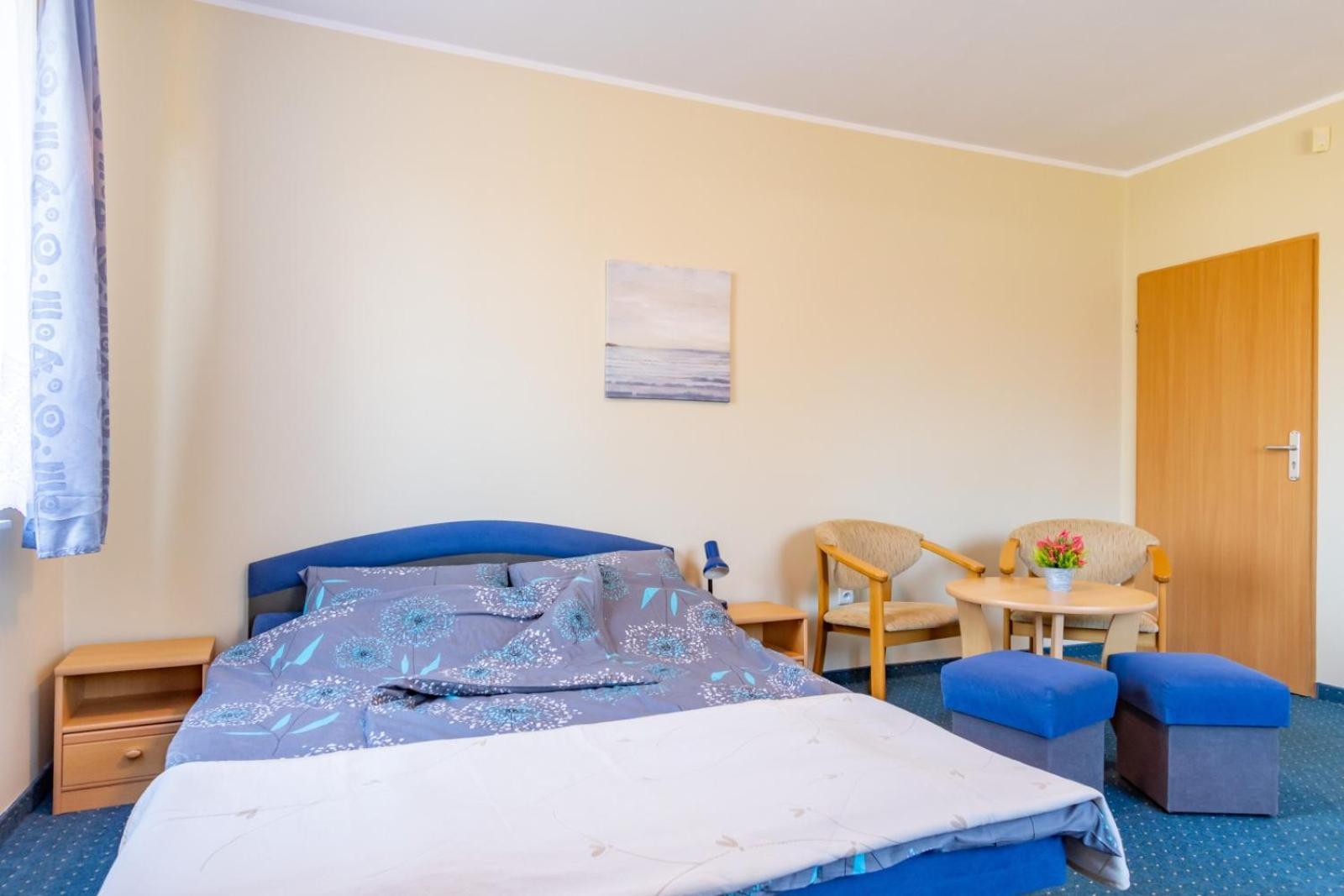 Pod Platanem Hotel Rowy  Eksteriør billede